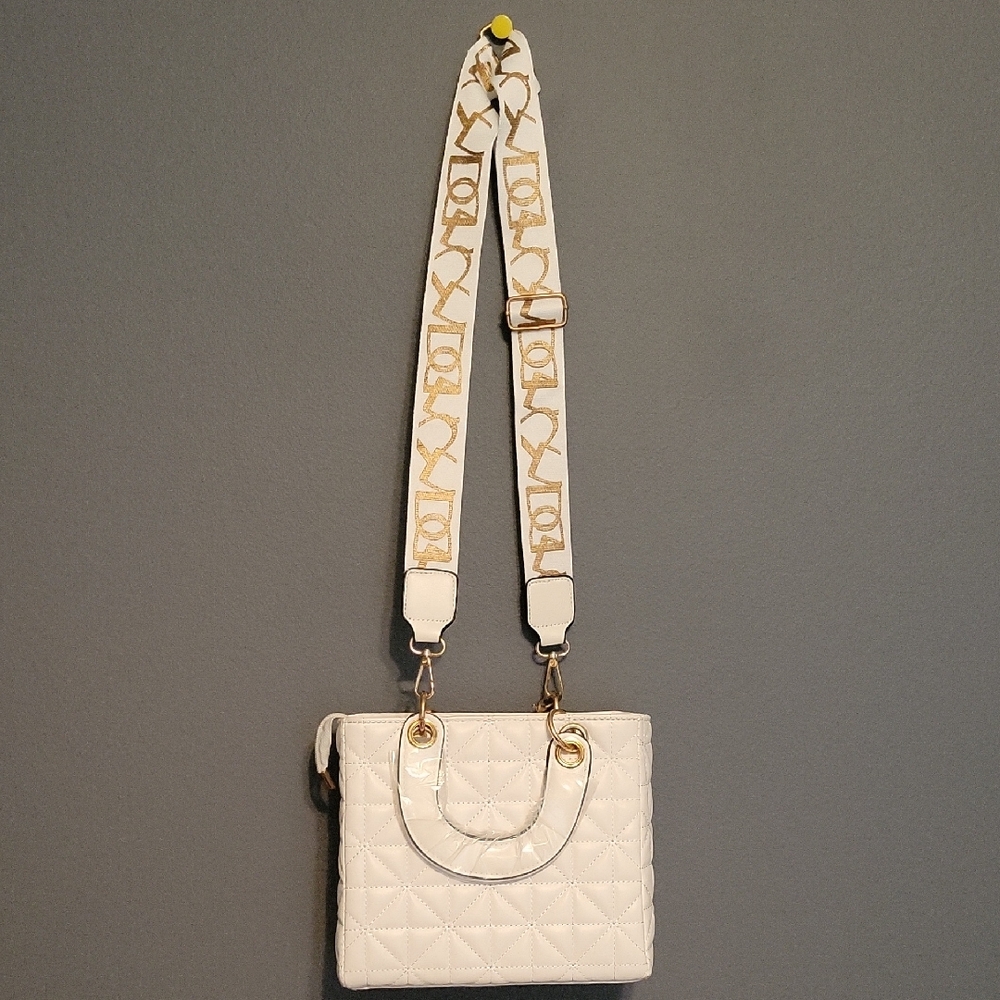 Elegant White Quilted Shoulder Bag with Gold Accents